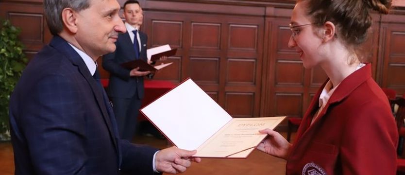 Najlepsi uczniowie ze stypendiami