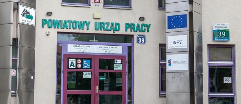 W styczniu więcej bezrobotnych, ale przybyło też ofert pracy