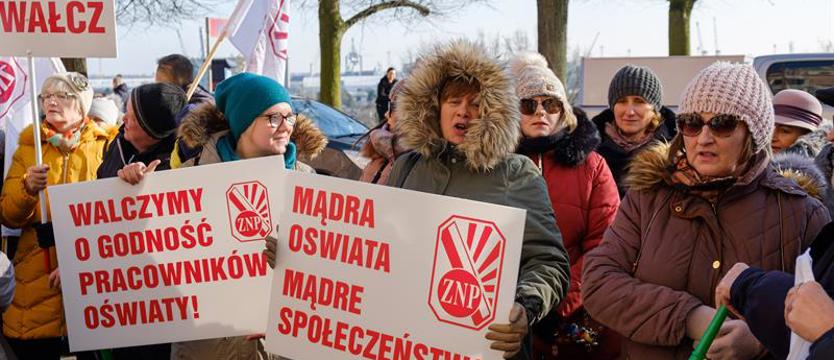 Protest nauczycieli: „Nasze postulaty są wciąż aktualne”