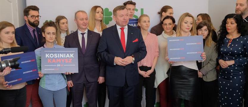 Kosiniak-Kamysz idzie środkiem