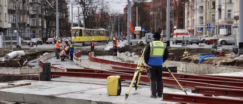 Nowe rozjazdy już na placu Szarych Szeregów