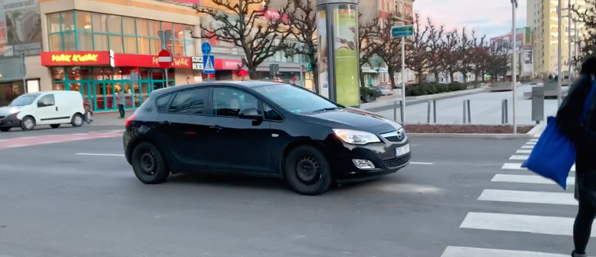 Jechał rondem pod prąd