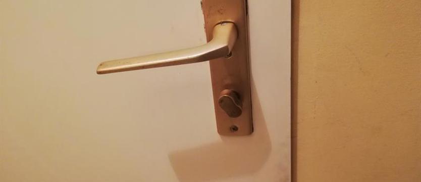 Uwaga na „pana z administracji”
