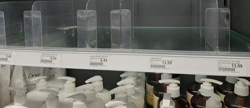 Maski i płyny do dezynfekcji – towar deficytowy. To niepotrzebna panika