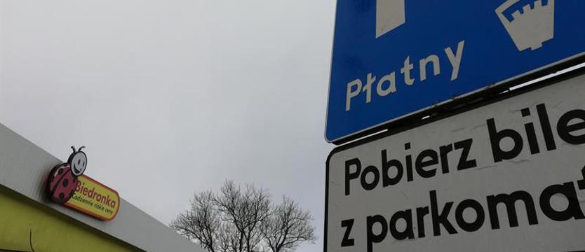 Parkingi przy dyskontach pod lupą
