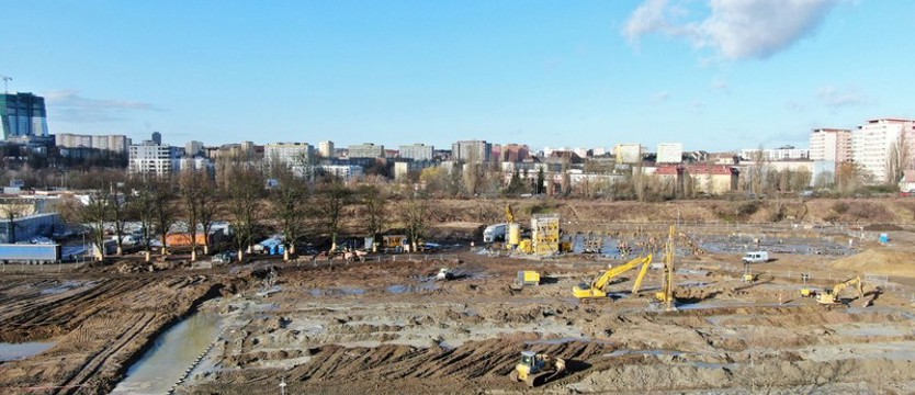 Widać zarysy budynków aquaparku w Szczecinie