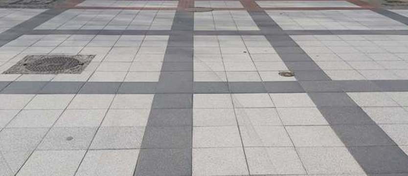 Coraz mniej ludzi na promenadzie w Świnoujściu
