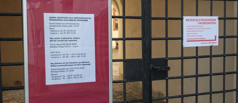 Zamknięte zamkowe kasy i dziedzińce