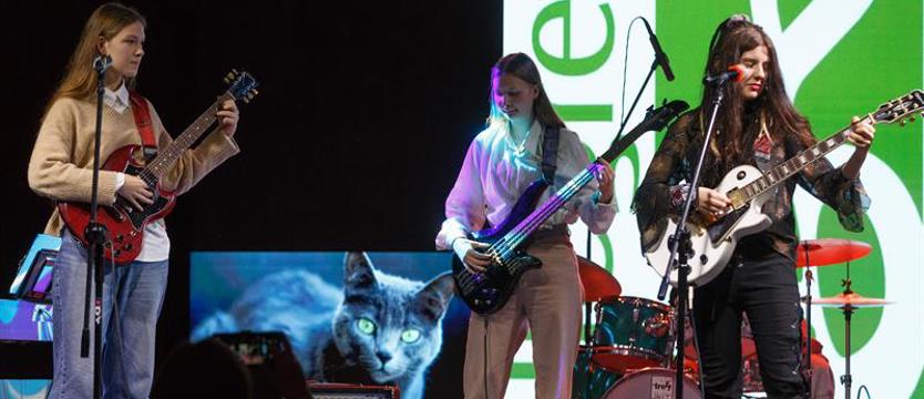 Uczniowie wspierają ważny cel. Muzyka i serce dla zwierząt