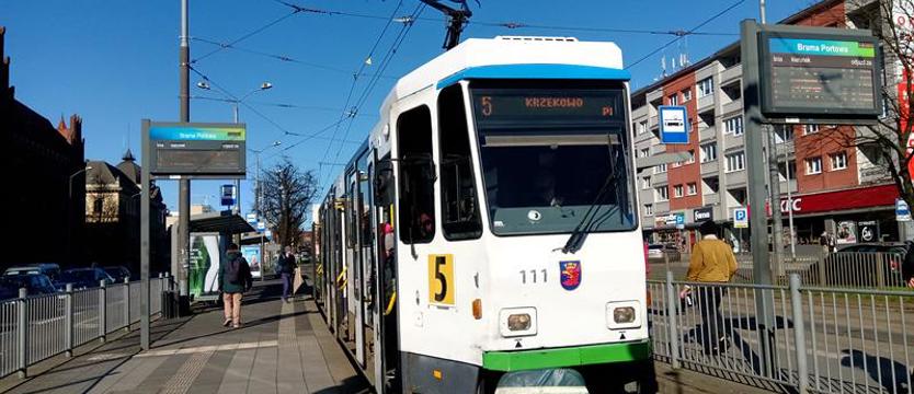 Wirusowe cięcia w rozkładach komunikacji miejskiej w Szczecinie i Policach