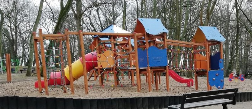 Zakaz użytkowania placów zabaw, siłowni pod chmurką i skateparków w Szczecinie