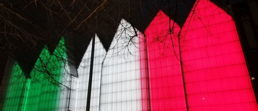 Solidarnie z Włochami. Filharmonia zaświeciła dla Italii