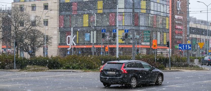 Sypnęło śniegiem w Szczecinie