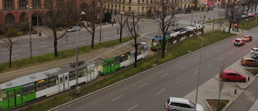 Tramwaje stanęły w al. Niepodległości i w al. Wyzwolenia
