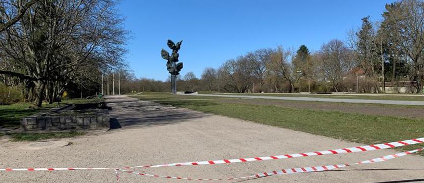 Wyludnione Jasne Błonia w pierwszą niedzielę kwietnia