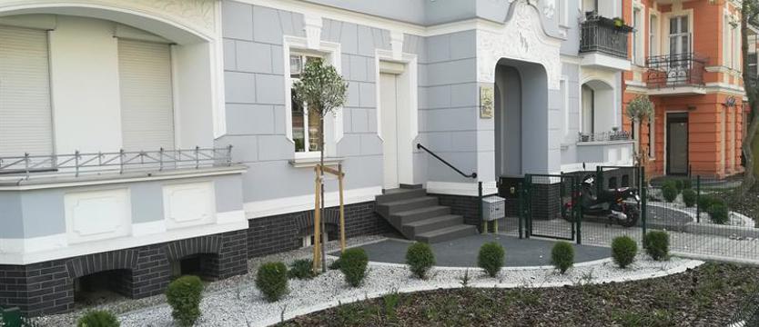 Miasto wspiera wspólnoty mieszkaniowe. Czekając na zielone podwórka