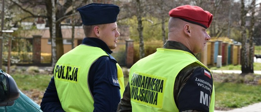 KGP: ostatniej doby sprawdzono ponad 129 tys. osób na kwarantannie; 300 uchybień