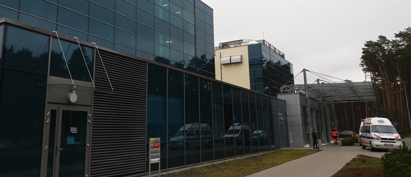 Kolejne dwa przypadki koronowirusa w szpitalu w Zdunowie. W sumie  4 zakażonych