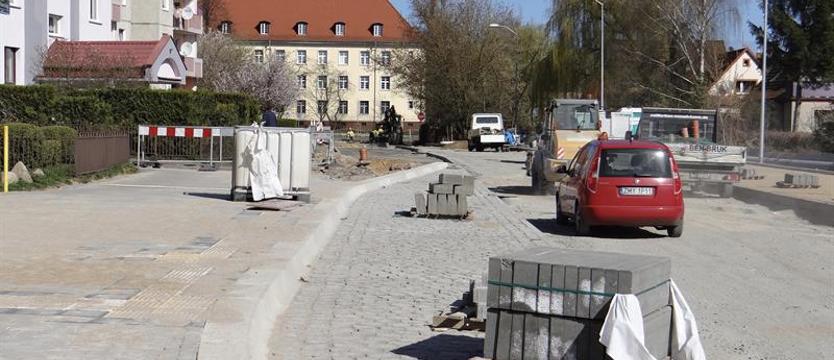 Ulica Grota-Roweckiego. Przebudowa bliżej końca