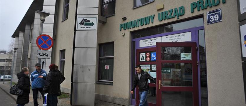 Pomaga marszałek, pomaga rząd