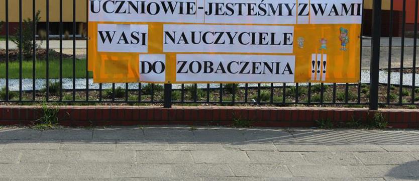 Nauczyciele wspierają uczniów