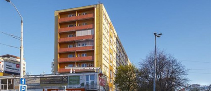Mister z Roosevelta. O budynku „na słupach” i jego projektancie