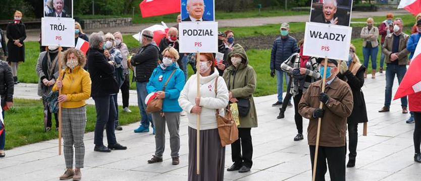 Z Facebooka pod pomnik