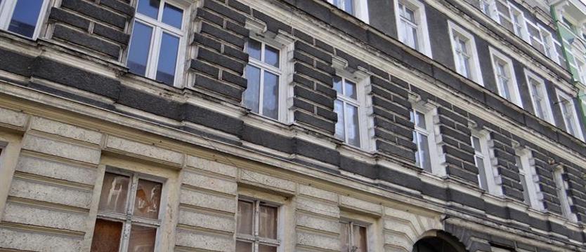 Dwa pustostany przy ul. Jagiellońskiej czekają