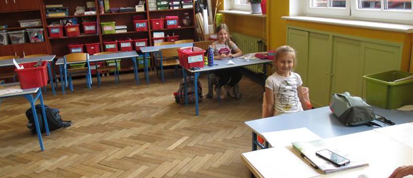 Dzieci w przedszkolach i szkołach