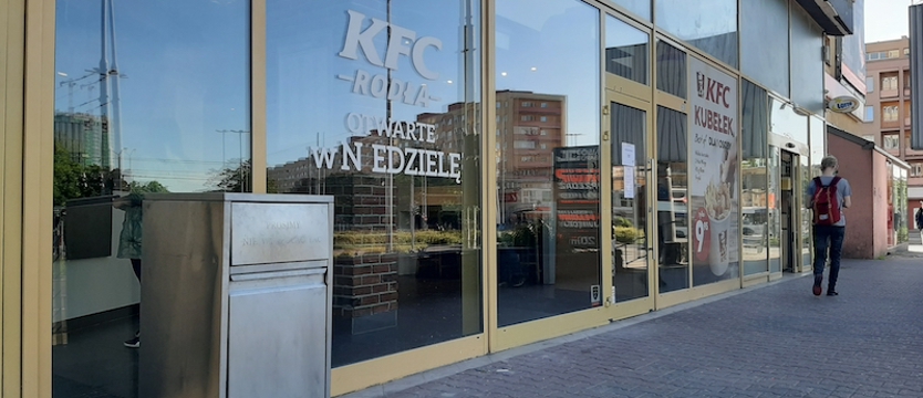 Plac Rodła w Szczecinie. Jest czysto!