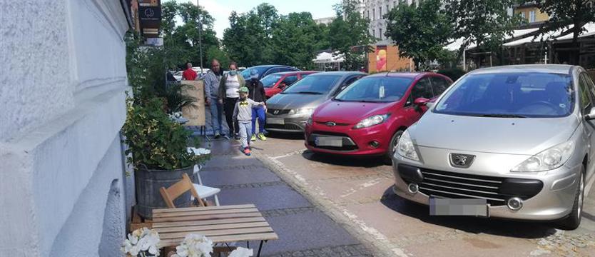 Zamiast parkingu ogródki piwne