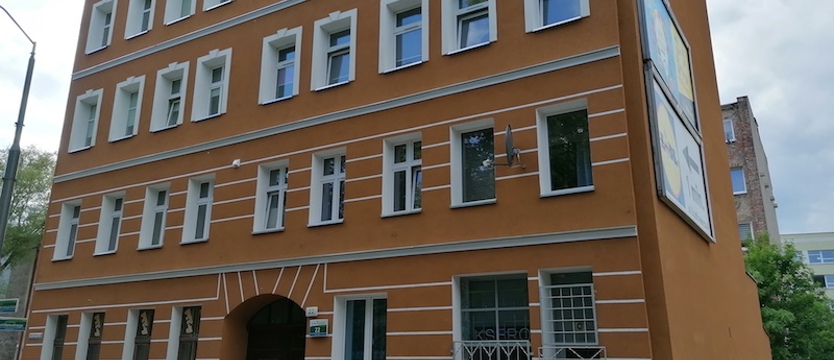 Odnowiona przedwojenna kamienica na Pomorzanach