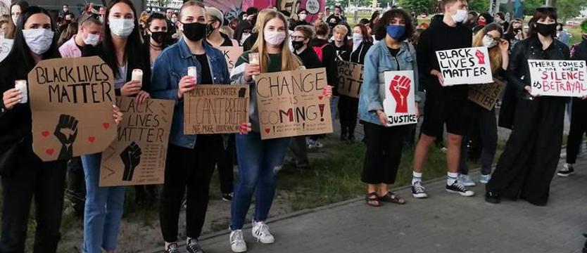 Znicze pamięci w Szczecinie. Ofiarom systemowej przemocy