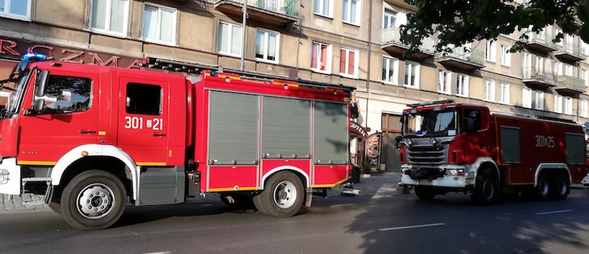 Strażacy gasili mały pożar w piwnicy przy pl. Lotników