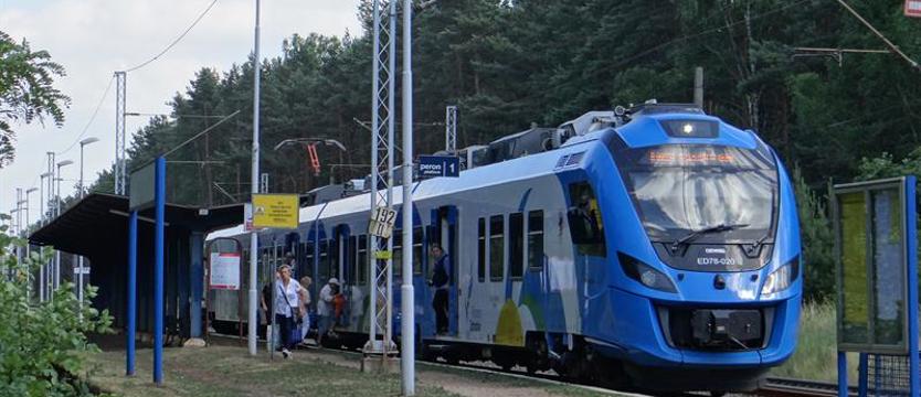 Od niedzieli wakacyjna zmiana rozkładu jazdy pociągów