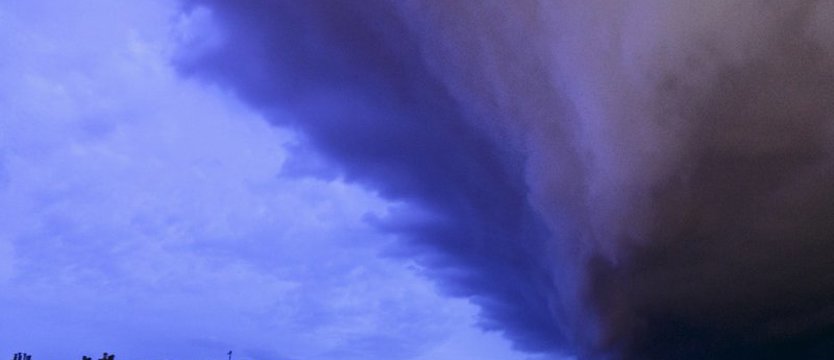 W piątek trzeba uważać na burze z gradem
