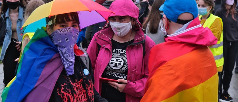 „Jestem człowiekiem, nie ideologią”. Demonstrowali na Jasnych Błoniach