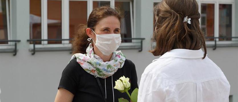 Uczniowie odebrali świadectwa. Symboliczne zakończenie roku szkolnego