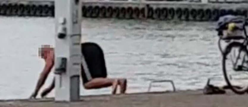 Wskoczył do kanału portowego. Potrzebna była asysta wodnego patrolu
