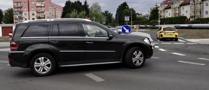 Przebudowaną ulicą Roweckiego w obu kierunkach
