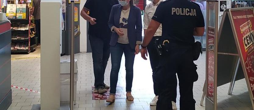 Na zakupy bez maseczki? Nie ryzykuj! Policja i sanepid kontrolują