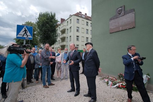 Odsłonięcie tablicy Piotra Zaremby