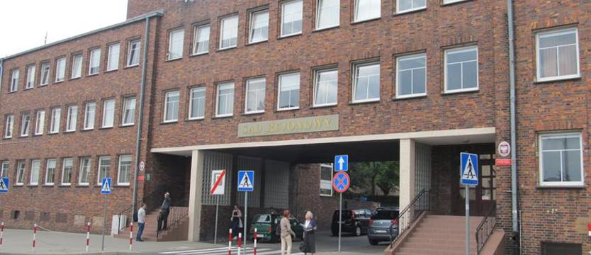 Pluł, kopał, znieważał policjantów i ratowników medycznych