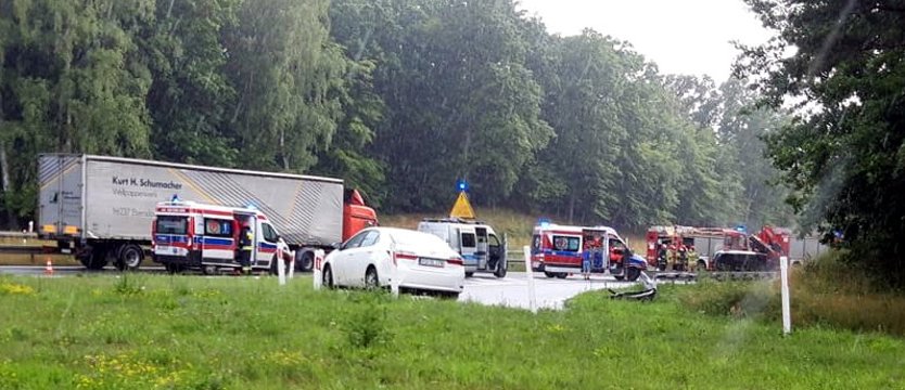 Samochód przewrócił się na A6. Utrudnienia w przejeździe
