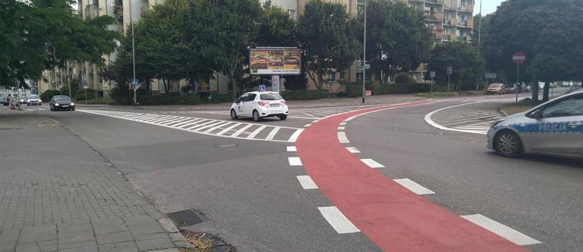 Czerwone pasy dla rowerzystów
