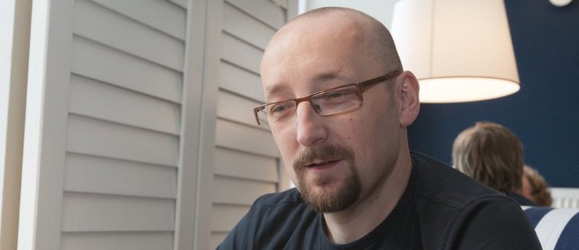 Marek Stelar ogłosił wydanie nowej powieści. Jej tytuł to „Blizny”