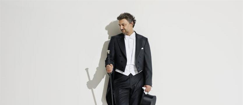 Seans zamkowy. O miejscu narodzin walca i operetki