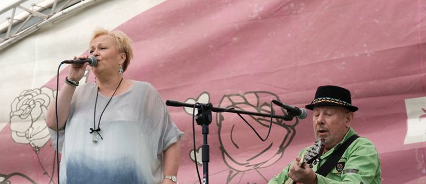 Różany Ogród Sztuki. Wystąpił Wojtek Rapa i jego grupa