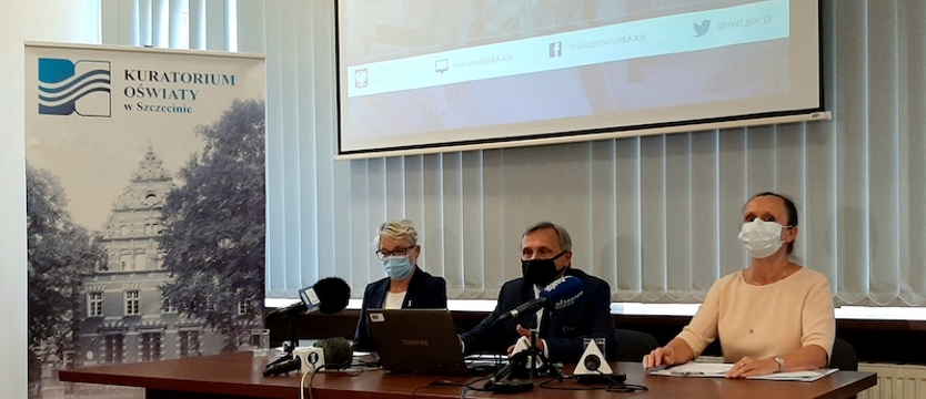 Ministerstwo i kuratorium o powrocie dzieci do szkół.  Dyrektorzy placówek ze wsparciem inspektorów