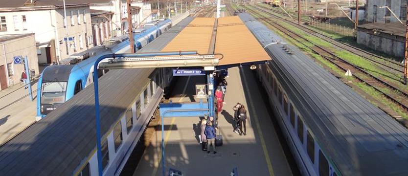Pociągi opóźnione. Awaria sieci w Dąbiu